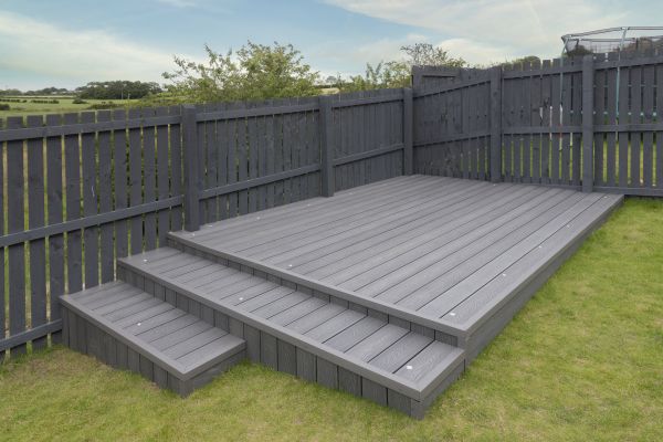 Vinyl Deck Construction in Meridian
